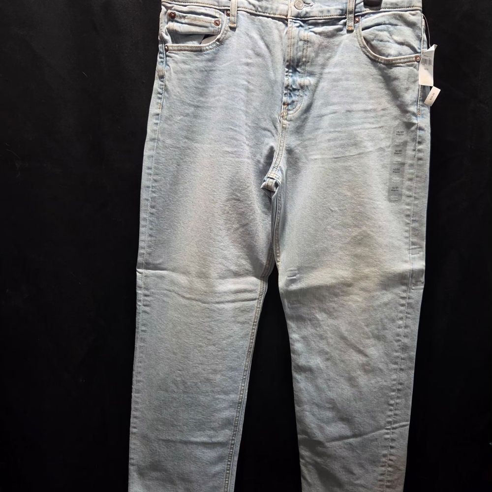NWT GAP Women's High Rise Straight Cropped Raw Hem Jeans Stretch 31 (US 12)